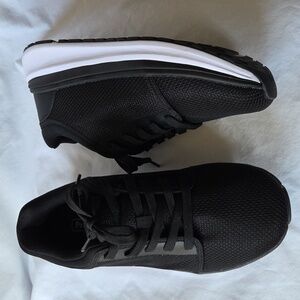 Propet Ultima X25 Sneakers